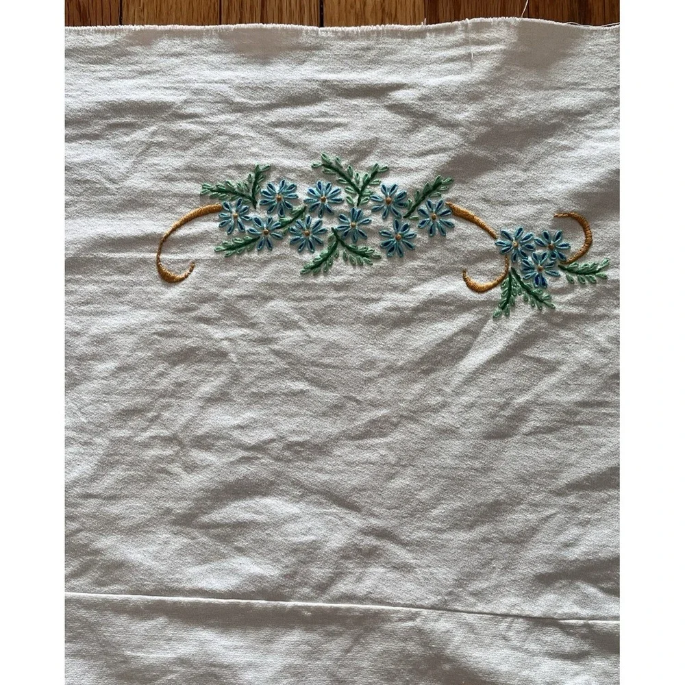VTG Embroidered Peacock Coverlet Beadspread‎ 78x98